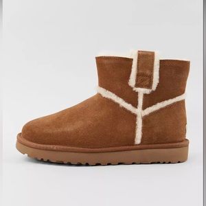 Ugg Australia Womens Classic Mini Spill Seam Boot size 9.  Chestnut